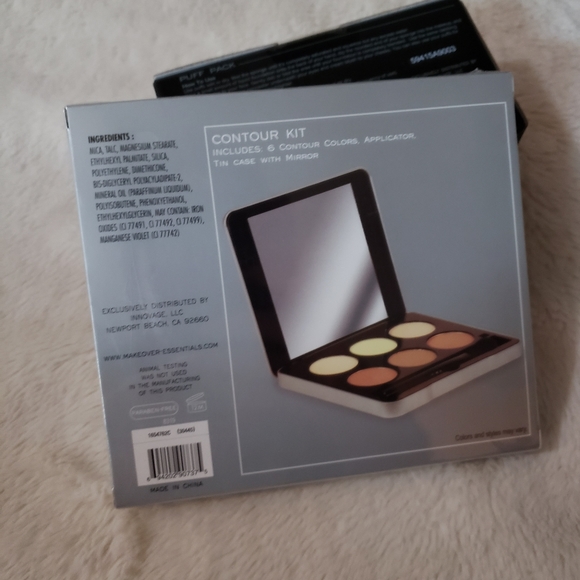 Me makeover essential  contour kit and puff pack bundle... retail $75.99 - Picture 2 of 7